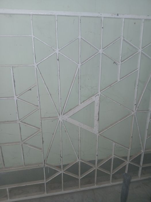 Металева решіьки.