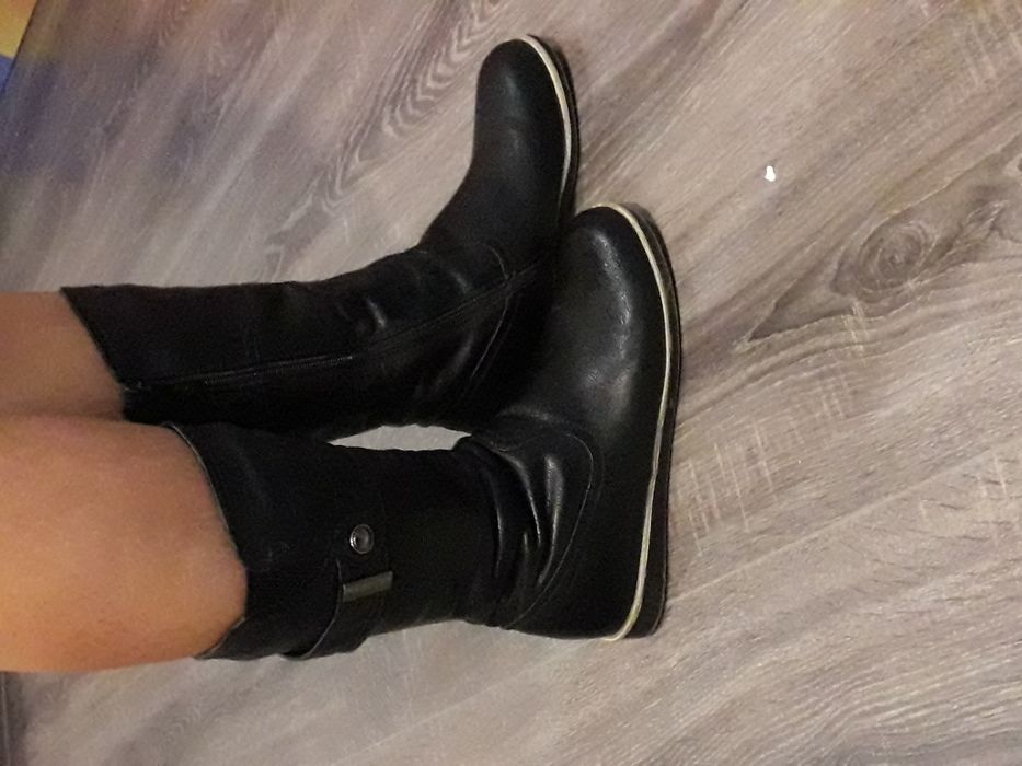 Женские зимние сапоги.