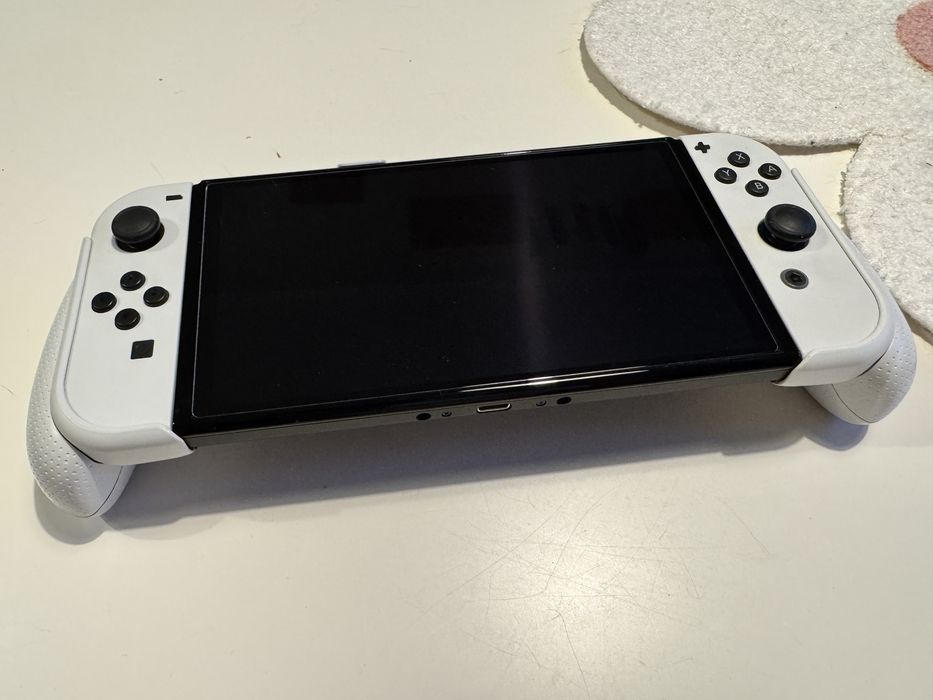 Nintendo Switch Oled zestaw Skull&Co