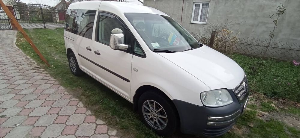 Автомобіль Volkswagen caddy