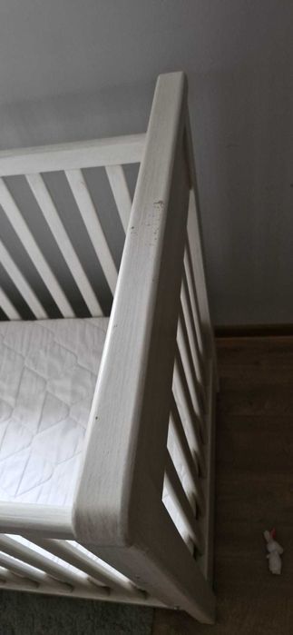 Dębowe łóżeczko dziecięce