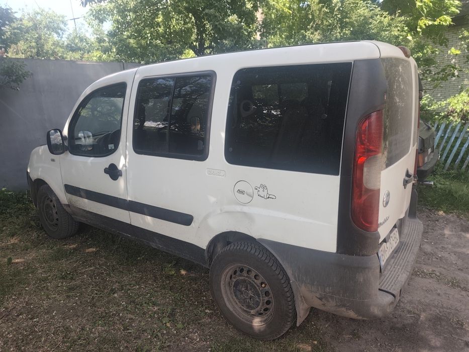Продам автомобіль Fiat Doblo