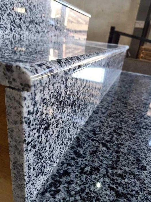 Сходи з натурального каменю. Виготовлення та монтаж під ключ.