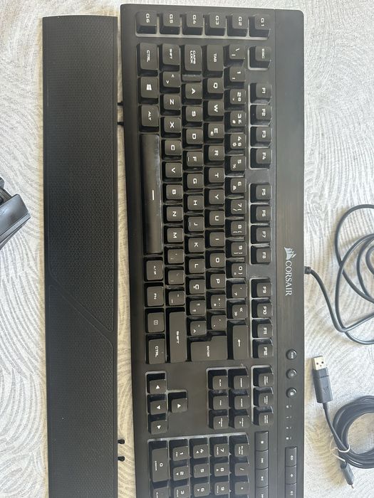 Corsair Keyboard and Mouse64552992610050123