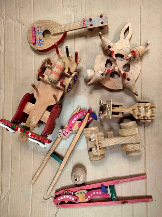 Brinquedos em Madeira