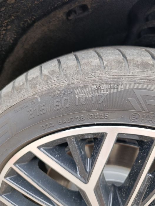 Komplet opon letnich Vredestein  215/50 R17