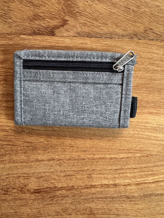 carteira eastpak
