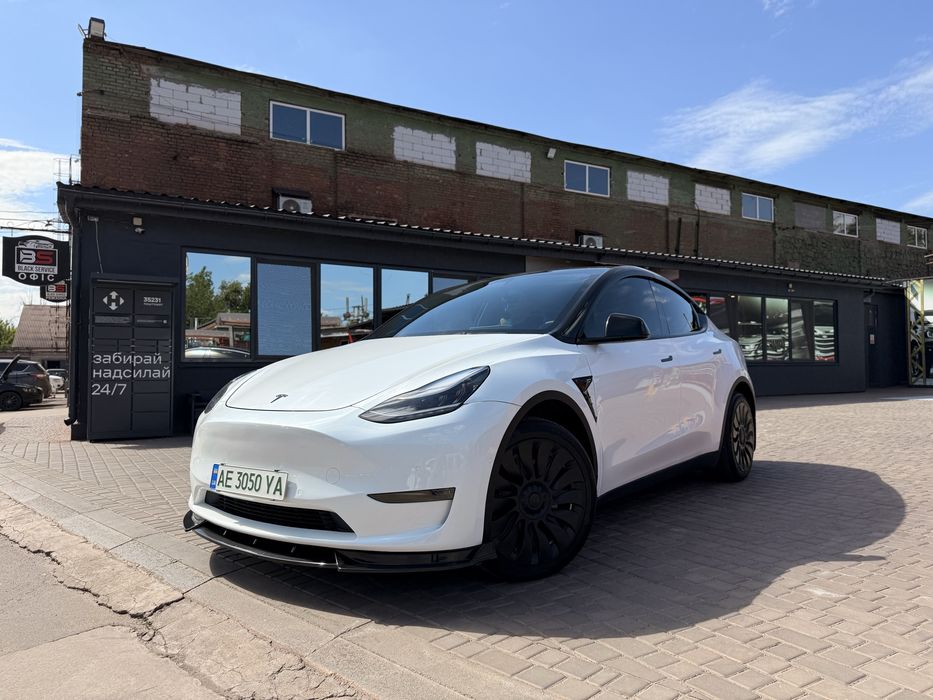 Продам Tesla Model Y
