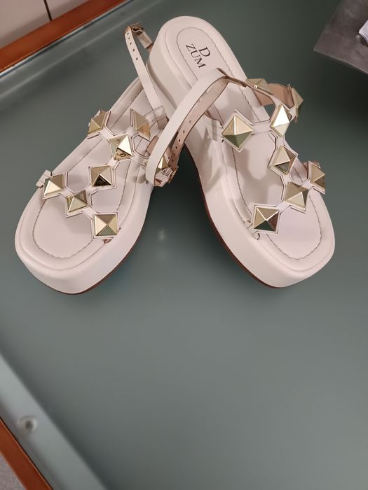 Sandalias novas nunca usadas