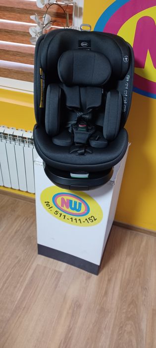 Nowy fotelik samochodowy do 150 cm obrotowy