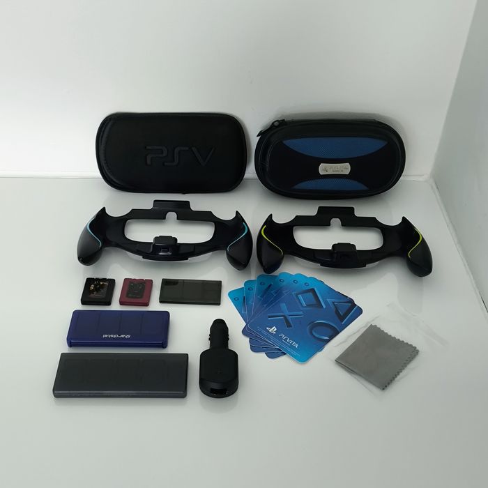 26 Jogos PS Vita + Acessórios