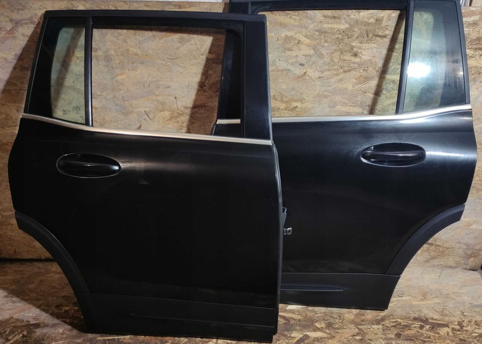 Mercedes GLB W247 Двері