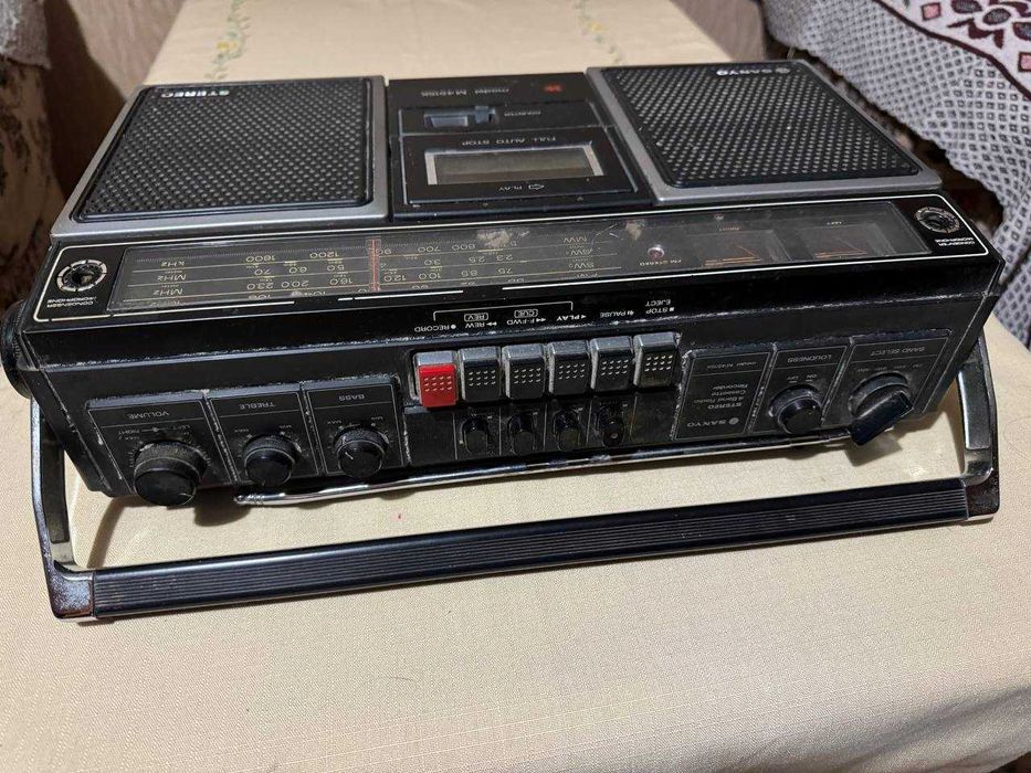 Кассетный магнитофон SANIO.Japan.