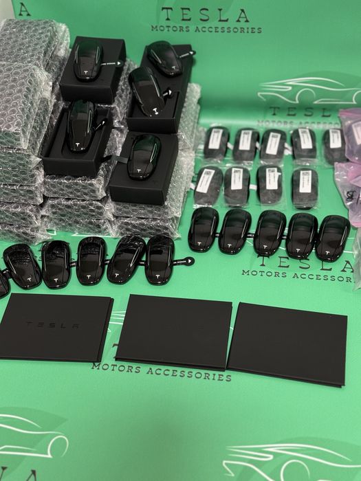 Ключ карти та ключ машинки на всі моделі Tesla
