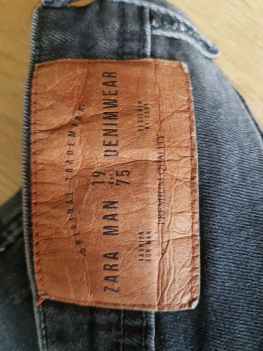 Spodnie jeansowe Zara