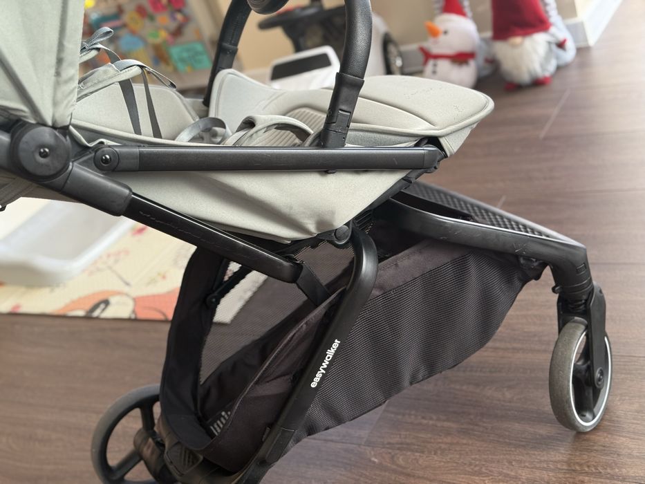 Прогулянкова коляска Easywalker Rockey M  (Fresh Green)