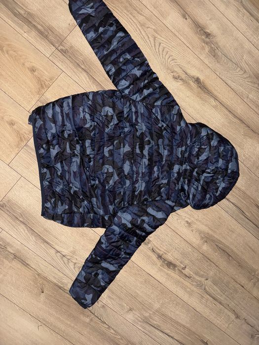 Niebieska camo kurtka ZARA