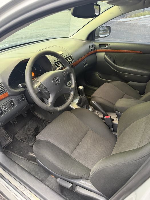 Продам Toyota Avensis 2007 год