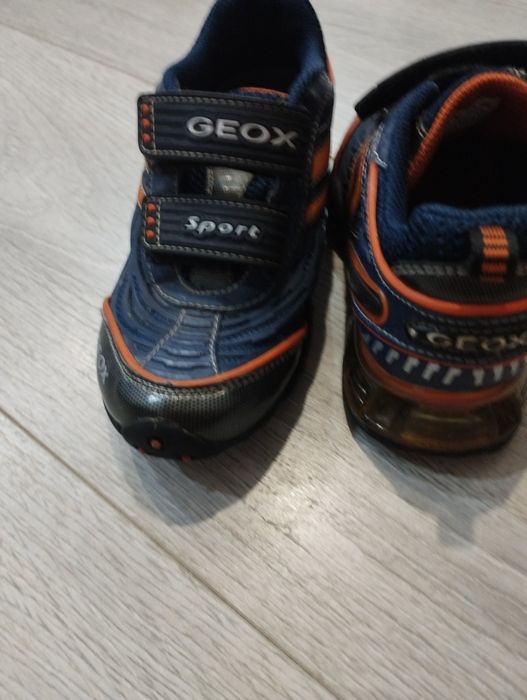 Дитячі кросівки GEOX