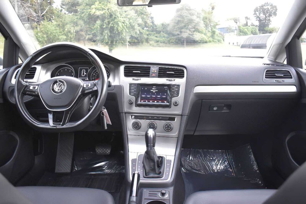 Volkswagen Golf S      2015