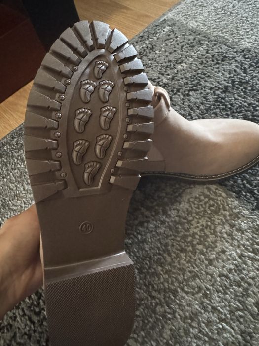 Botas novas nunca usadas