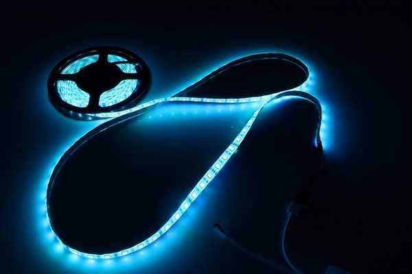 TAŚMA LED RGB 5m WODOODPORNA Ledy 5050 Listwa230v12vKolorowa NA PILOTA