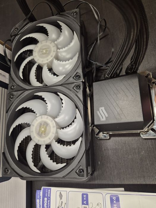 SilentumPC Navis Evo ARGB 240 w pełni sprawny