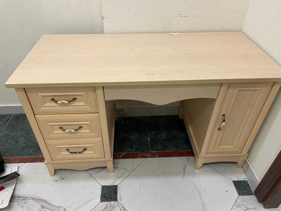 Стол письменный ДСП