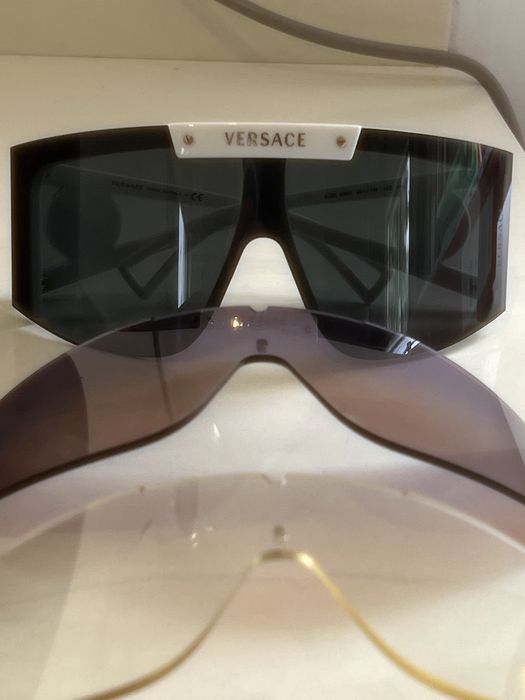 Óculos de sol Versace VE4393 bancos, como novos em óptimo estado