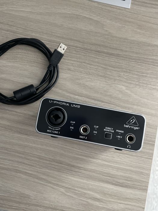 Звукова карта Behringer U-Phoria UM2