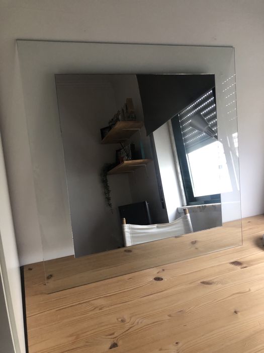 Espelho com Moldura em Vidro