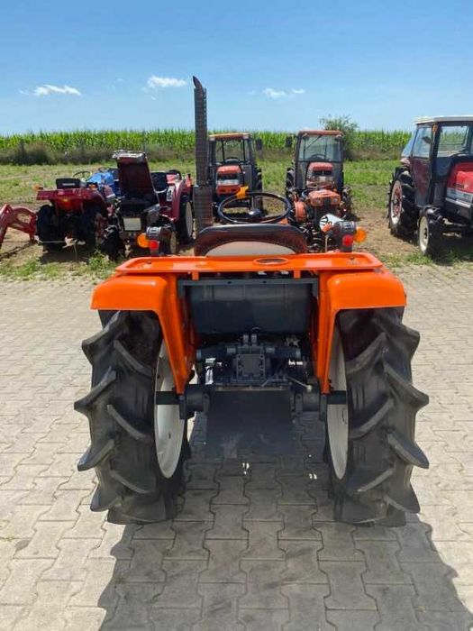 Traktor KUBOTA B1600 *M1224-03*