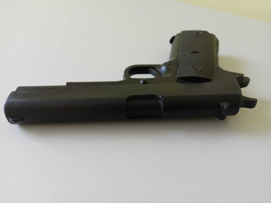 Gumicolt – gumowy pistolet colt