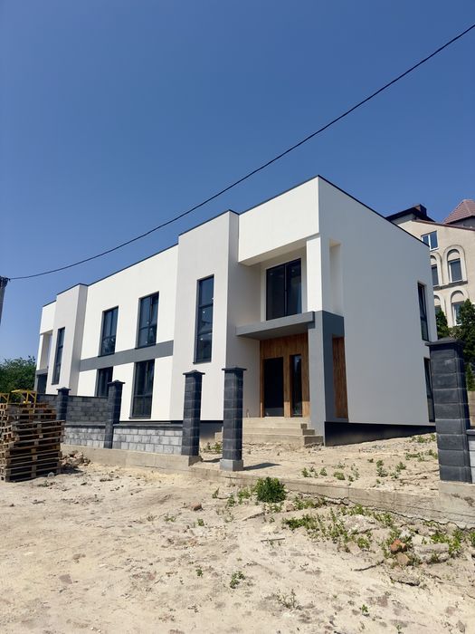 ПРОДАЖ котеджу з просторою ділянкою 4,5 сот