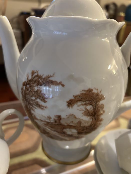 Raro serviço de café marca Vista Alegre