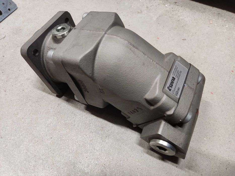 Silnik tłoczkowy Sunfab SCM-034W-P-I42-K30-K3G-100 NOWY