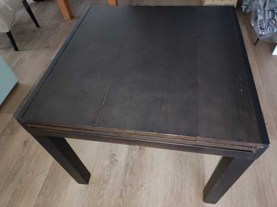 Mesa Wengue extensível para 4, a 8 pessoas