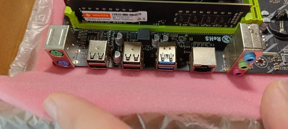 Материнська плата на х99 2011 V3