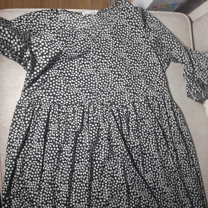 Продам 2 плаття 52 р вільні