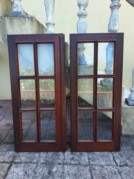 Porta e Janelas em madeira de mogno maciço