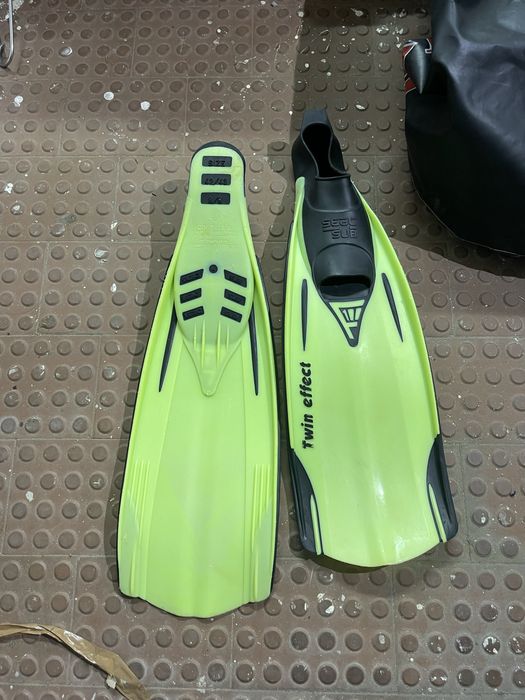 Dois equipamentos para pesca submarina