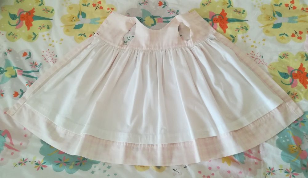 Vestido para bebé da João e Maria