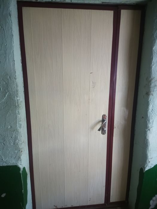 Продам двері срочно