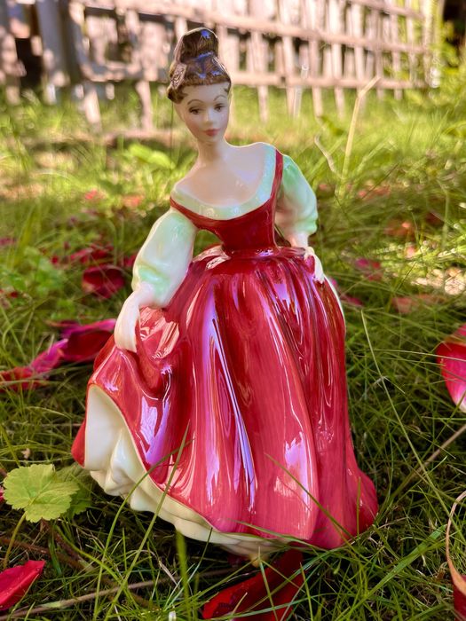 **DAMA ROYAL DOULTON Figurka Lalka Kolekcjonerska Anglia Porcelana