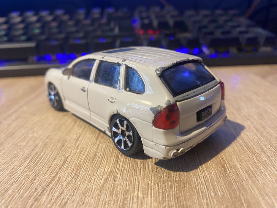 Porsche Cayenne Bburago