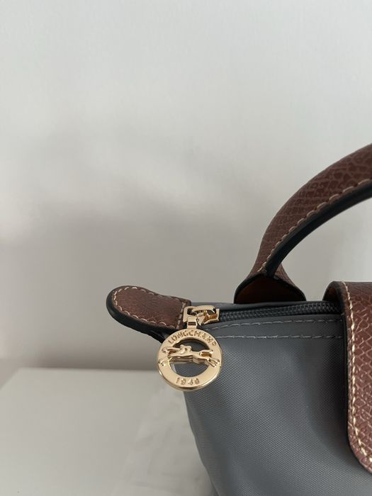 Carteira longchamp mini cinza