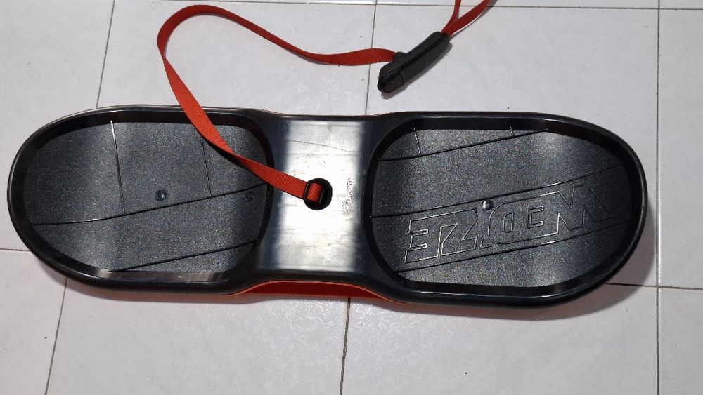 Snowskate preto e vermelho - Criança