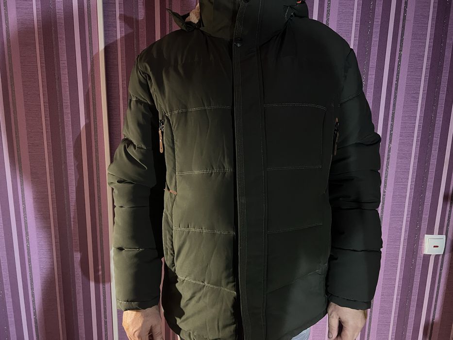 Продам чоловічу зимню куртку.