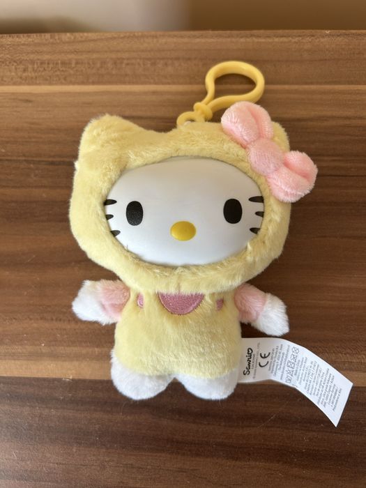 maskotka hello kitty