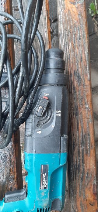 Шурупокрут перфератор в кейсі та перфератор без кейса